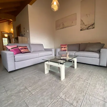 Charming Penthouse Appartement Lauterbrunnen Buitenkant foto