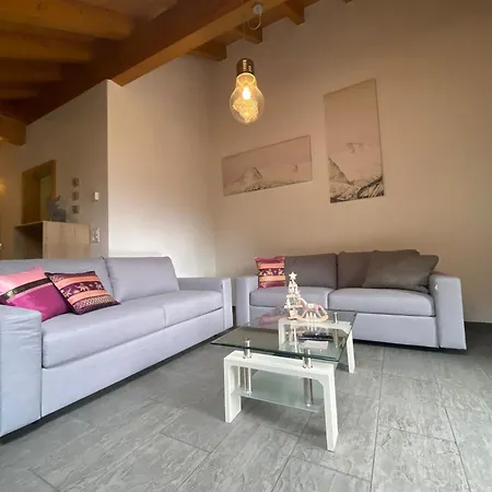 Charming Penthouse Appartement Lauterbrunnen Buitenkant foto